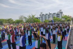 Students-Yogaday-1